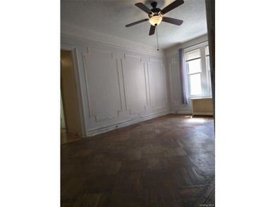 Great investment property - both units in home vacant. Separate - photo 8