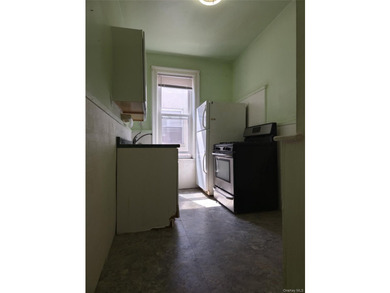 Great investment property - both units in home vacant. Separate - photo 10