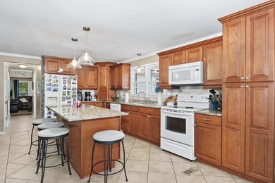 This private *WATERFRONT OASIS OVERLOOKING LAKE BARKLEY* awaits - photo 6