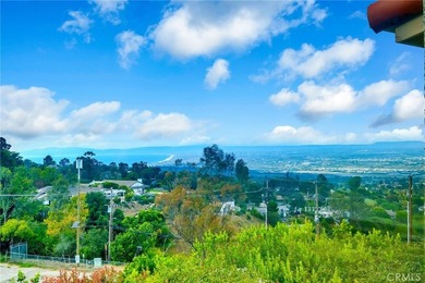 Welcome to an exceptional value opportunity in the prestigious - photo 3