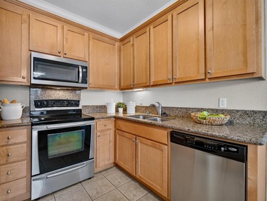 Beautifully refreshed sunny ground-floor end unit condominium in - photo 14