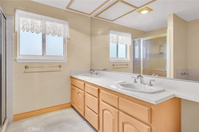 Welcome to an exceptional value opportunity in the prestigious - photo 10