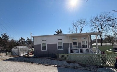 Table Rock Lake Home For Sale in Hollister Missouri