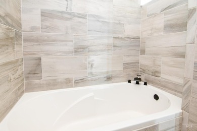 SPECIAL UPGRADE INCLUDED: Professional exterior house and - photo 26