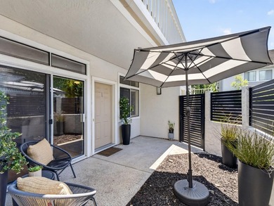 Beautifully refreshed sunny ground-floor end unit condominium in - photo 35