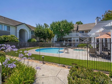 Beautifully refreshed sunny ground-floor end unit condominium in - photo 45