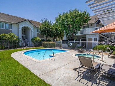 Beautifully refreshed sunny ground-floor end unit condominium in - photo 46