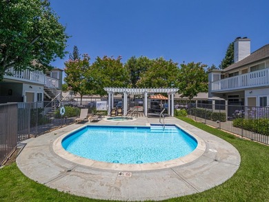 Beautifully refreshed sunny ground-floor end unit condominium in - photo 48