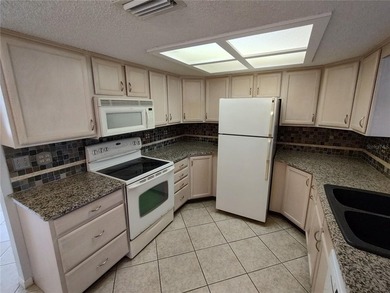 WOW-THIS WON'T LAST LONG AT THIS PRICE! Welcome to this - photo 7