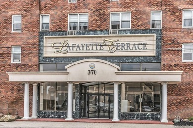 1 Bedroom Co-op, Ocean Front living in the desirable Lafayette - photo 1
