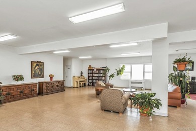 1 Bedroom Co-op, Ocean Front living in the desirable Lafayette - photo 4