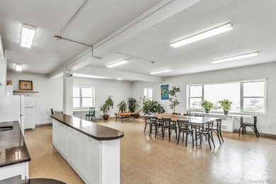 1 Bedroom Co-op, Ocean Front living in the desirable Lafayette - photo 5