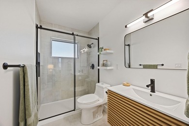 Welcome to this absolutely immaculate, furnished 1 bedroom 1 1/2 - photo 5