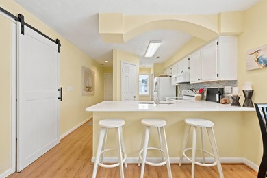 Welcome to this well-maintained 2-bedroom, 2-bathroom condo - photo 8