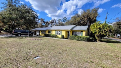 Caloosahatchee River Home For Sale in Labelle Florida