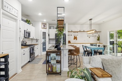 OPEN HOUSE ON 7/12 @11AM-1 PM. Welcome home to this stunning - photo 6