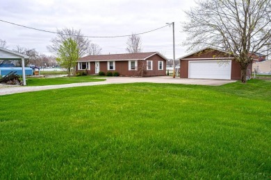 Kuhn Lake Home For Sale in Leesburg Indiana