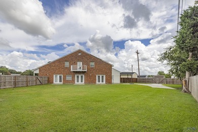 BAYOU TERREBONNE ESTATES OPPORTUNITY AWAITS! Tucked away at the