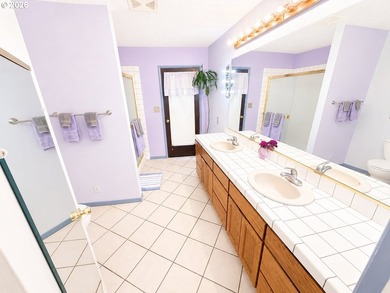 Mountain Views, Privacy & Room for Everything! Nestled on 0.9 - photo 16