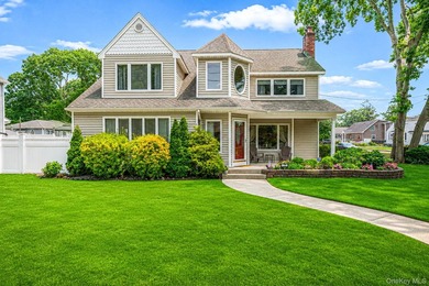 Over 3000 Sq ft post modern colonial on oversized lot with 6+ - photo 1