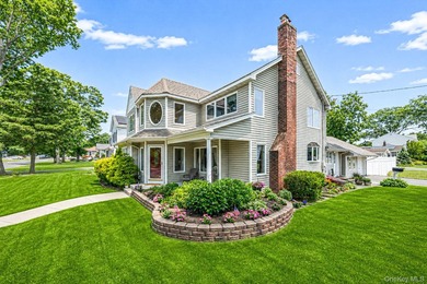 Over 3000 Sq ft post modern colonial on oversized lot with 6+ - photo 2