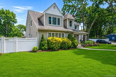 Over 3000 Sq ft post modern colonial on oversized lot with 6+ - photo 3
