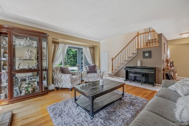 Over 3000 Sq ft post modern colonial on oversized lot with 6+ - photo 7