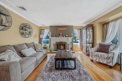 Over 3000 Sq ft post modern colonial on oversized lot with 6+ - photo 8