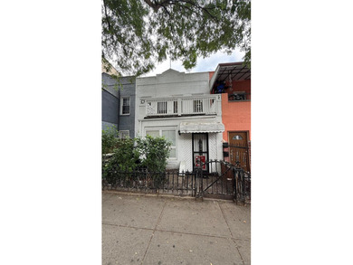 Bronx/Soundview Area. On Manor Ave and walk half block to - photo 1