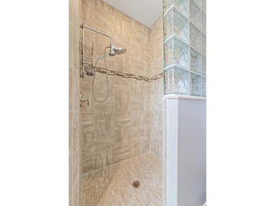 Beautifully maintained and loaded with upgrades, this 3-bedroom - photo 16
