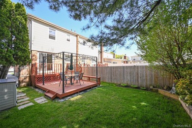 Well-maintained by long-time owners, this semi-detached Colonial - photo 19