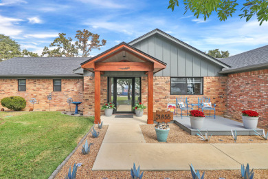 Lake Home For Sale in Chandler, Texas