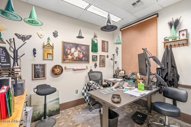 Prime Post Falls professional office building offering 6,944