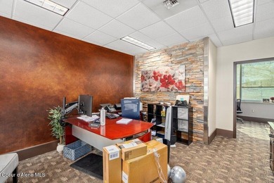 Prime Post Falls professional office building offering 6,944