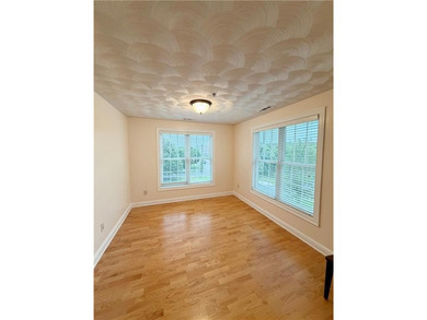 Move right in to this pristine condo located in the heart of - photo 8