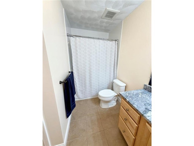 Move right in to this pristine condo located in the heart of - photo 10