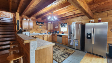 RUSTIC 2 STORY HOME / WALKING DSTANCE TO A MARINA - photo 4