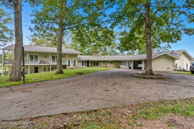 Lake Home For Sale in Oneida, Tennessee