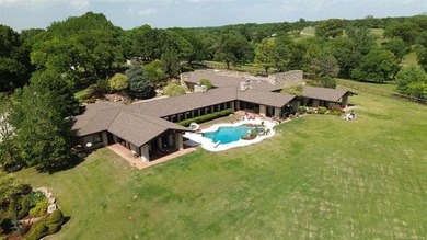 A legacy ranch estate of rare scale and distinction, ideally - photo 1