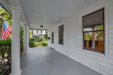 Welcome to this beautifully maintained 1923 Dutch Colonial - photo 2