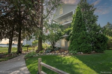 Lake Condo For Sale in Waterford, Michigan
