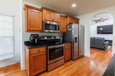 SHORT SALE SUBJECT TO LENDER'S APPROVAL. 3-Bedroom, 2-Bath Home - photo 11
