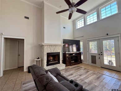Welcome home to this charming farmhouse-style 3 bedroom, 2 bath - photo 9
