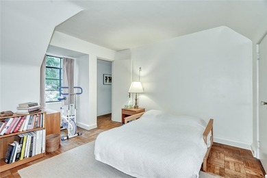 Truly a one-of-a-kind gorgeous cape cod style home, centrally - photo 32