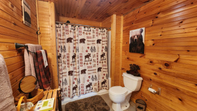 RUSTIC 2 STORY HOME / WALKING DSTANCE TO A MARINA - photo 2
