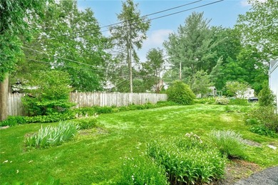 Truly a one-of-a-kind gorgeous cape cod style home, centrally - photo 40