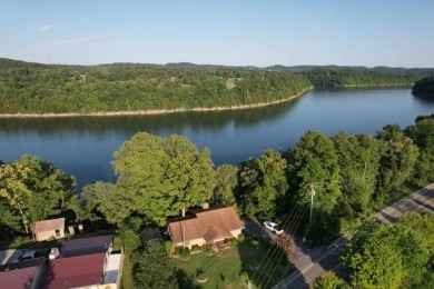 ''Waterfront'' on Lake Cumberland Lake home newly remodeled - Lake Home Sale Pending in Bronston, Kentucky