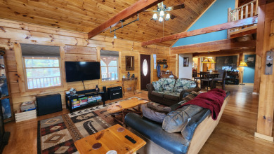 RUSTIC 2 STORY HOME / WALKING DSTANCE TO A MARINA - photo 5