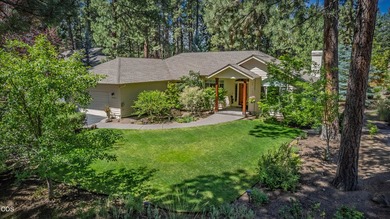 Live directly on 7th fairway in Widgi Creek Golf Club. Walls of - photo 3