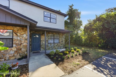 Beautifully renovated 2BR/2BA end-unit townhome in the heart of - photo 2